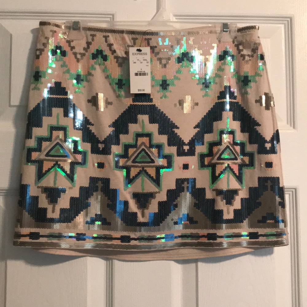 🟣3 for $25🟣 Aztec sequin skirt from Express